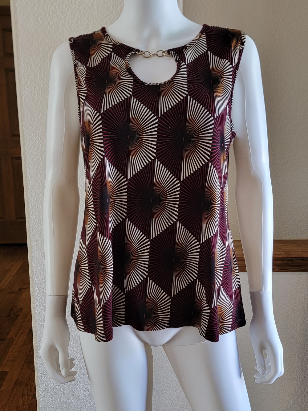 Women's Burgundy Geometric Sleeveless Top with Keyhole Detail